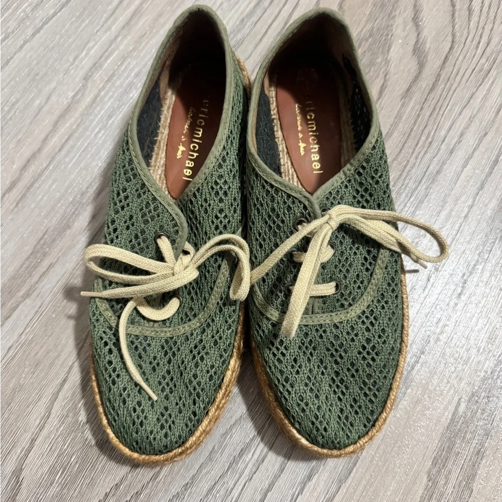 EricMichael Green Lace-Up Women's Shoes